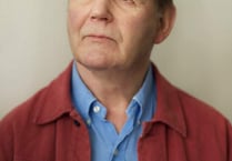 Michael Morpurgo and wife to open new book vending machine