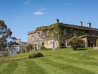 History enthusiasts’ behind-doors peek