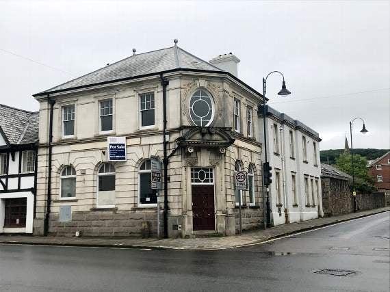Proposal to convert former high street bank into flats