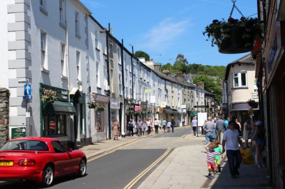 Dormitory town fears raised by councillors