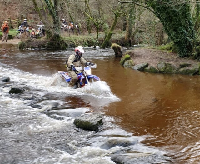 Bikers raise £1,000  for Force charity