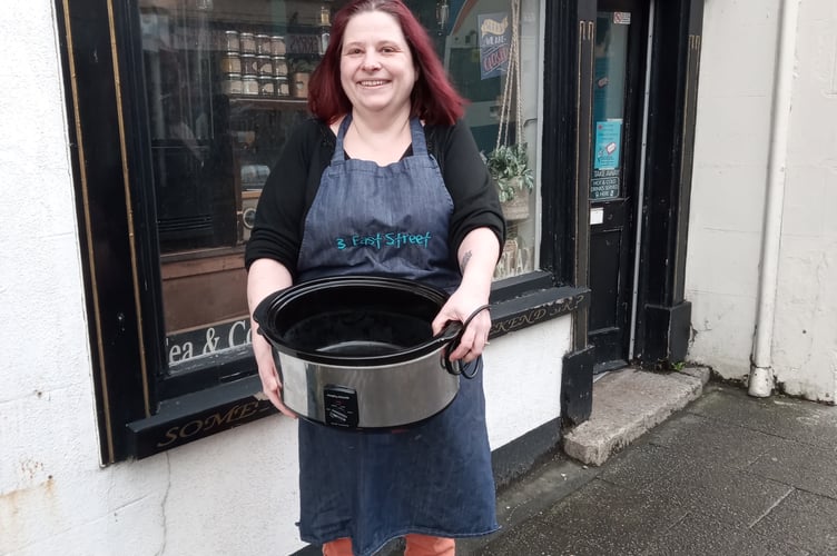 Rebecca Green and slow cooker