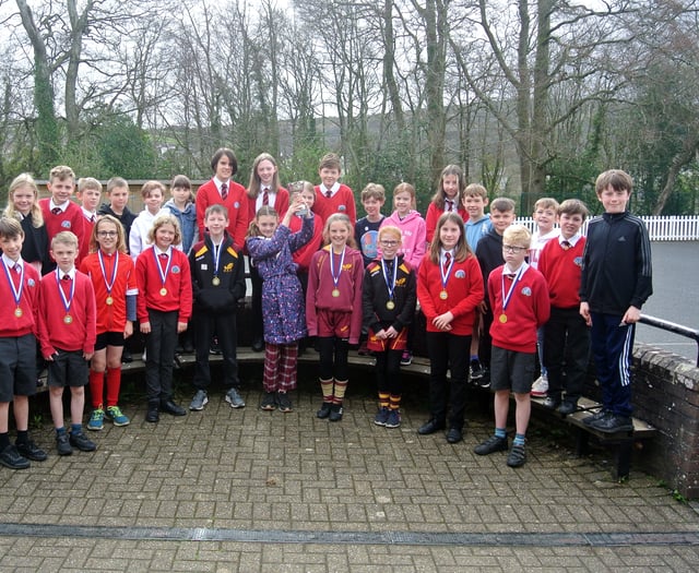 Okehampton Primary School retains cross country title