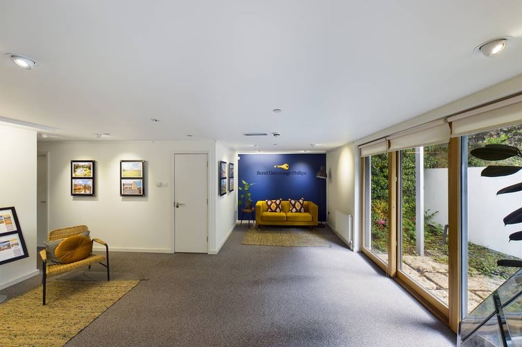 Bond Oxborough Phillips