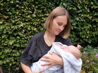 Ukrainian woman gives birth and thanks village for support