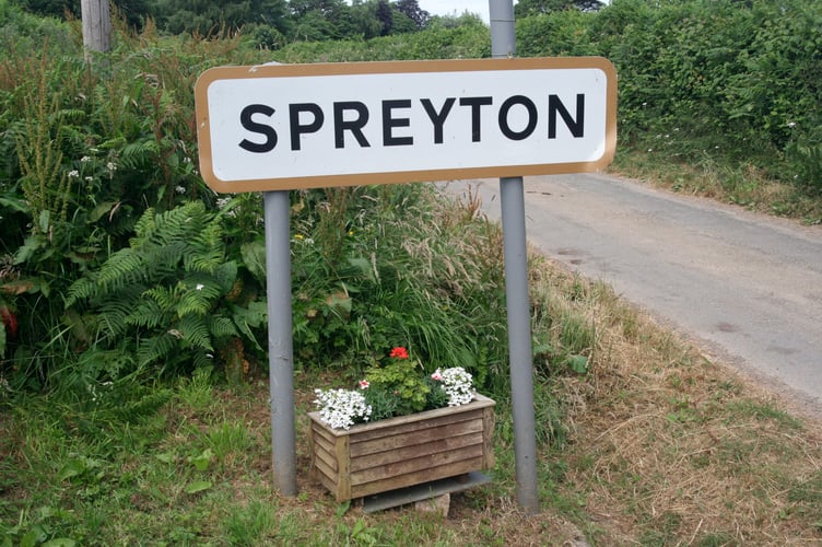 Spreyton sign_MG_9423.jpg