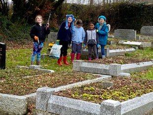 Schoolchildren help cemetery to go 'green'