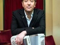 Folk musician Jim Causley joins local singers on Dartmoor