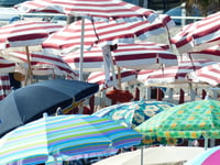 Met Office issues amber heat warning for this weekend