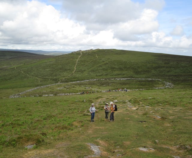 OKEHAMPTON RAMBLING CLUB: Visiting the historic sites on Dartmoor