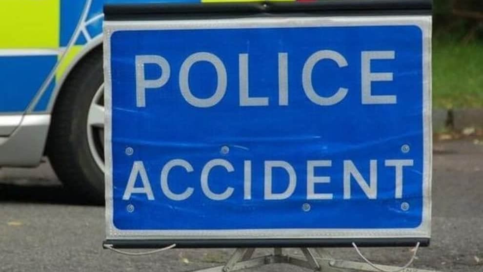 Fahrbahnsperrung auf der A30 Okehampton Bypass nach Unfall zwischen LKW ...