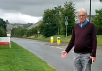 Councillor petitions for new pavement