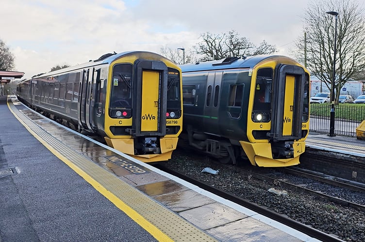 Trains at Crediton Railway Station.  Stock image.