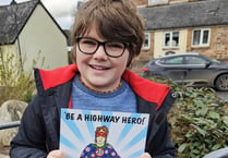 Young Hatherleigh artist designs new '20 is plenty' signs for town