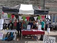 Peace campaigners' pro-Palestinian town centre stand