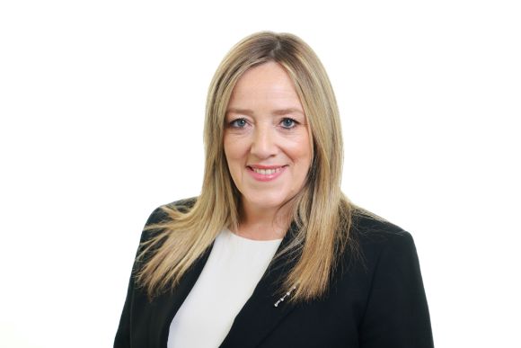 Under-fire water boss retires