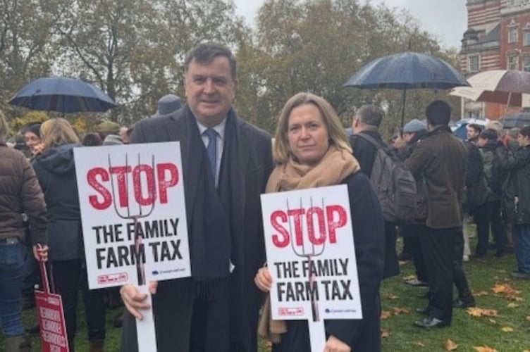 MP Mel Stride supporting the NFU lobby in London