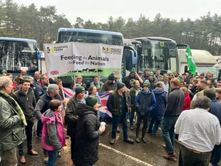 Farmers and councillors arrive in London for protest rally