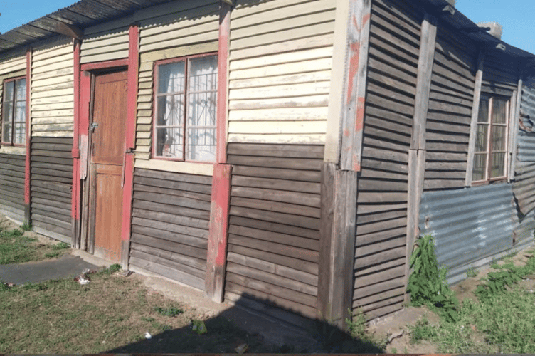 Qalokusha Creche in South Africa is being rebuilt with the support on Okehampton Rotary Club.