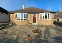 Freshly decorated bungalow to let in Tavistock