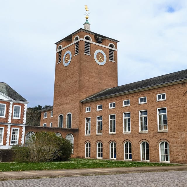 Council considers safety measures for politicians 