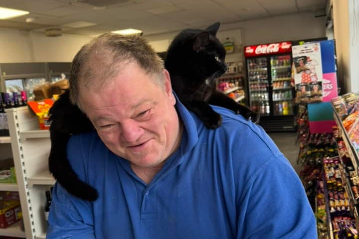 Bere Alston carpenter Kevin Hampton had a chance encounter with Polo and got more than he bargained for at the Texaco Garage. (Picture: Kevin Hampton)