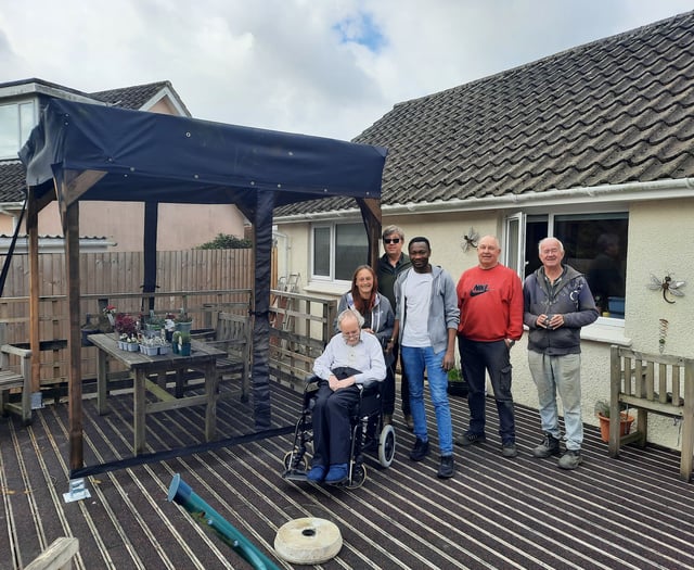 Okehampton Men in Sheds build gazebo