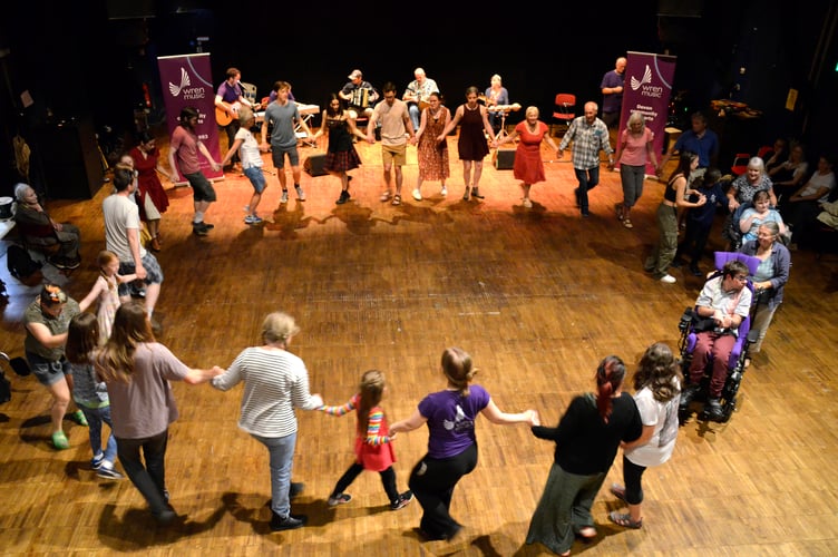 An inclusive Wren Music ceilidh.