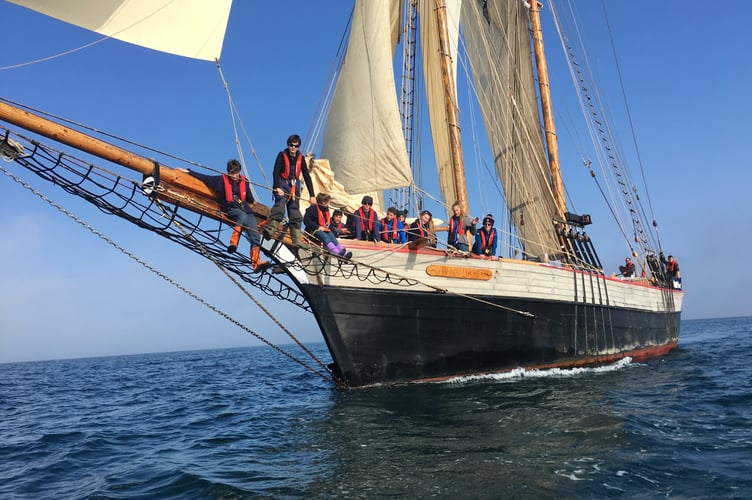 Young people tasting life at sea on board the Johanna Lucretia.