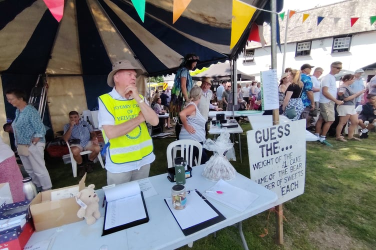 Meavy Fair - guess the weight stall.