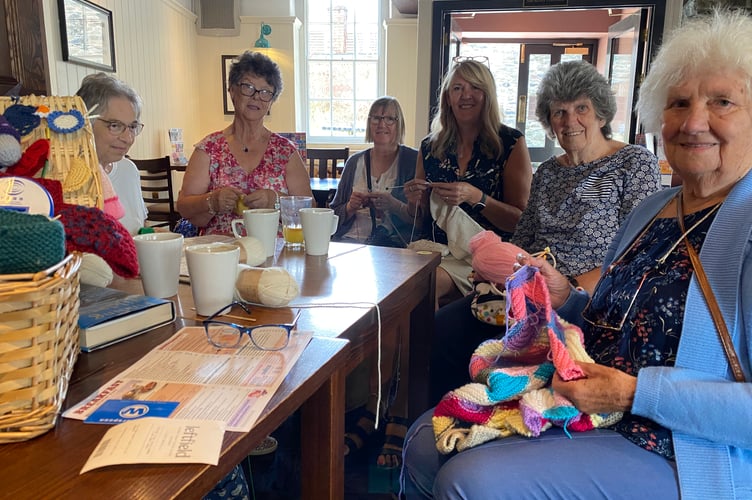 Tavistock Crafty Knitters in the Queen's Head Wetherspoons pub.