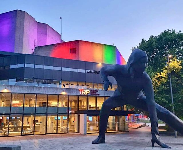 Edinburgh Fringe Festival slot up for grabs for local theatre artist