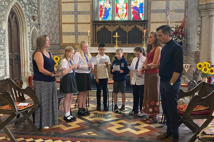 Walkhampton school marked its closure with a final church service for leavers.