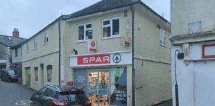 MP protests Horrabridge Post Office shutdown