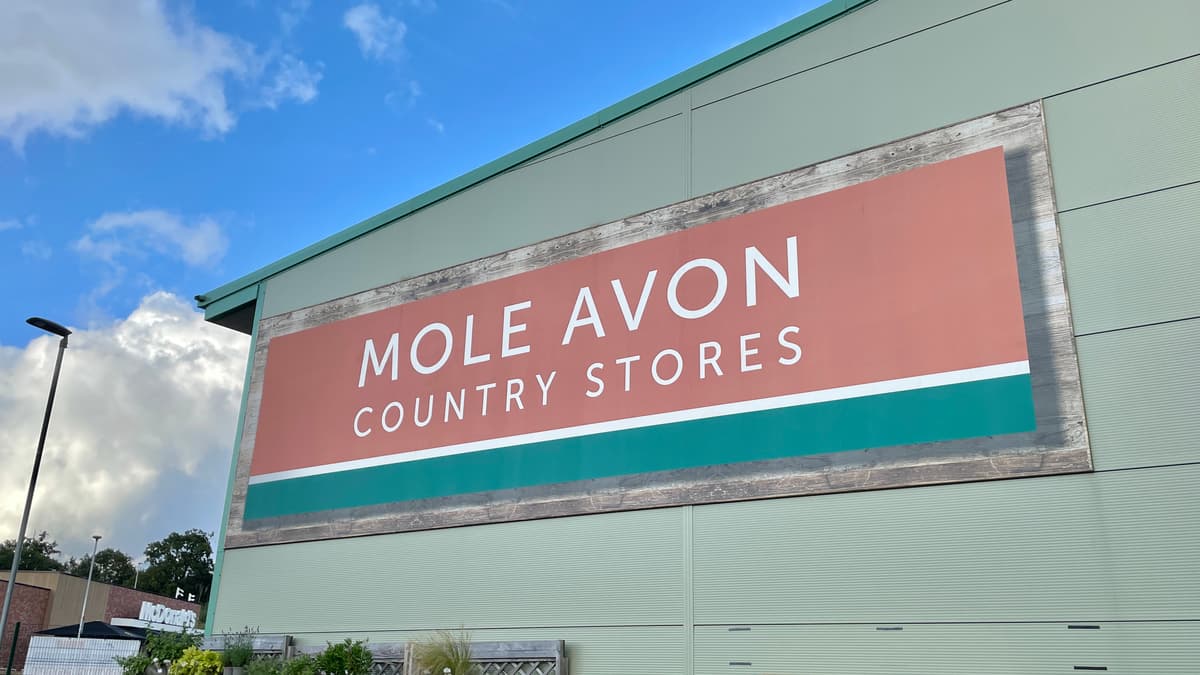 Bauantrag für den Verkauf von Speisen im Café von Mole Avon in Okehampton ...