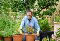 Celebrity gardener digs deep at talks