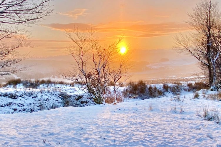 This morning at sunrise, Mark Shackleton photographed snow drifting across the moor.