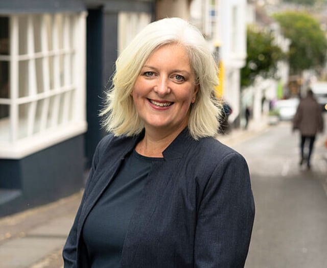 Devon MP secures PM’s pledge on school smartphone use