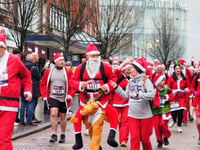 More than 750 join Santa Run through Exeter