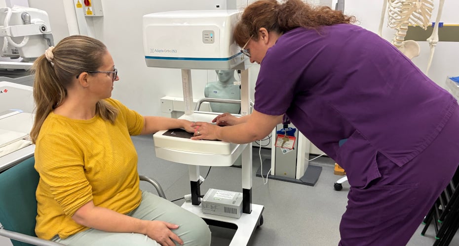 Emma first in UK to trial new 3D imaging for rheumatoid arthritis
