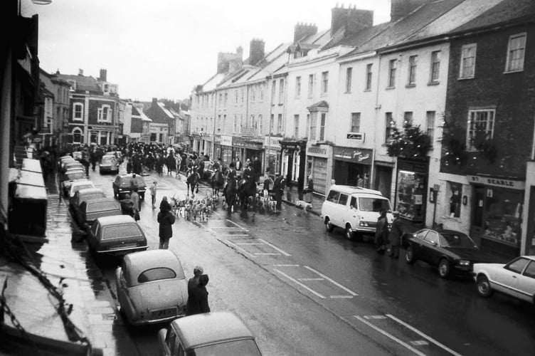 Boxing Day meet of the Silverton Hunt sets off from The Ship Hotel, Crediton in 1980.