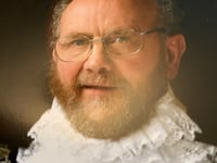 Tribute paid to former mayor, steam buff and sailor