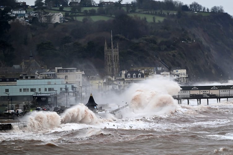 Storm Ingrid batters Teignmouth