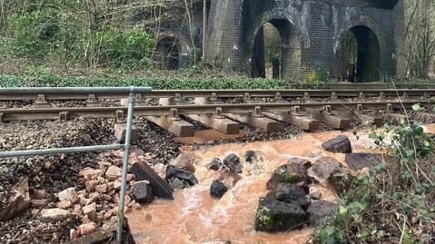 Rail group calls for better replacement services