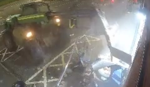 Police release footage of daring cashpoints theft