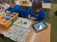 Children make mini-robots