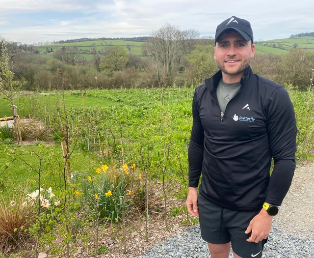 Man runs week of marathons for sick friend