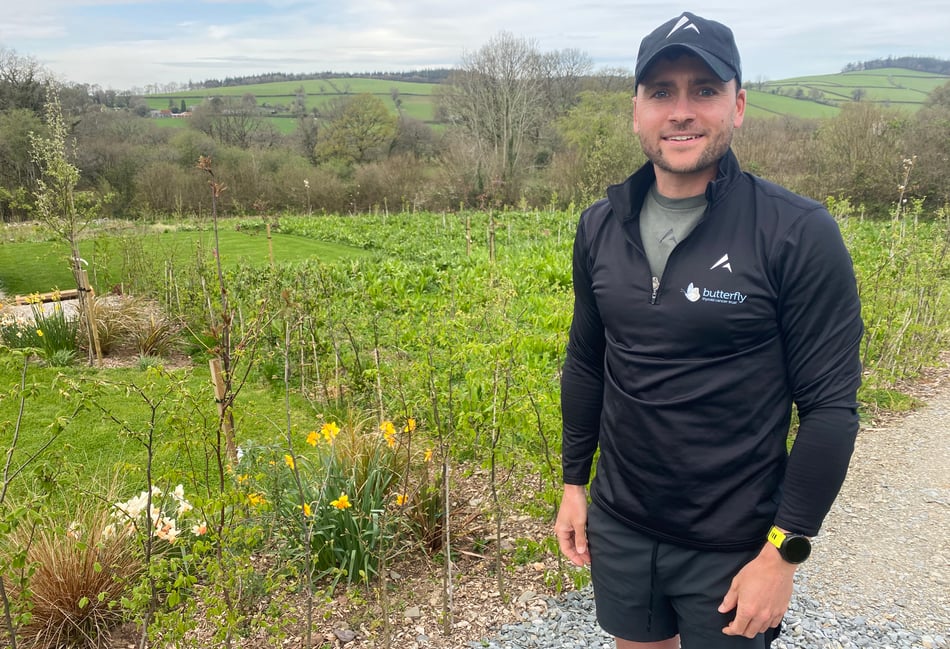 Man runs week of marathons for sick friend