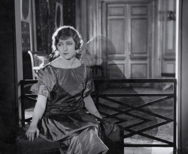 Silent film showing with live music wows fans