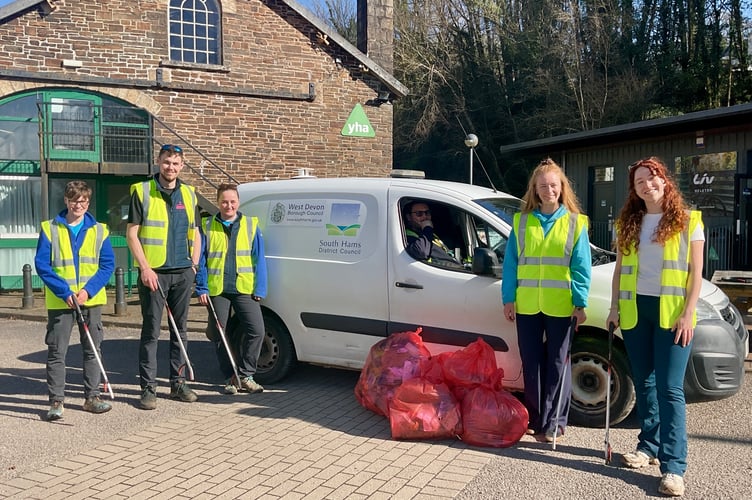 The litter pick team at Okehampton YHA.